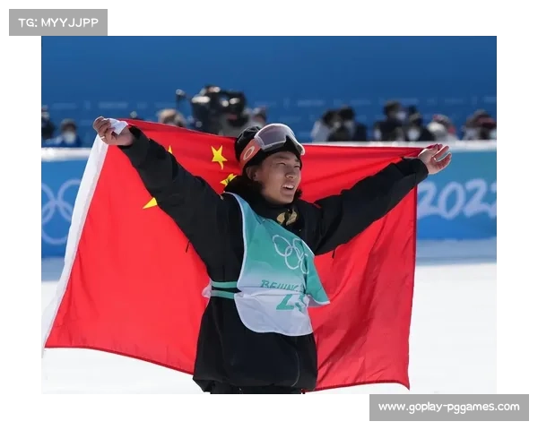 苏翊鸣训练中完成“背靠背1980”动作